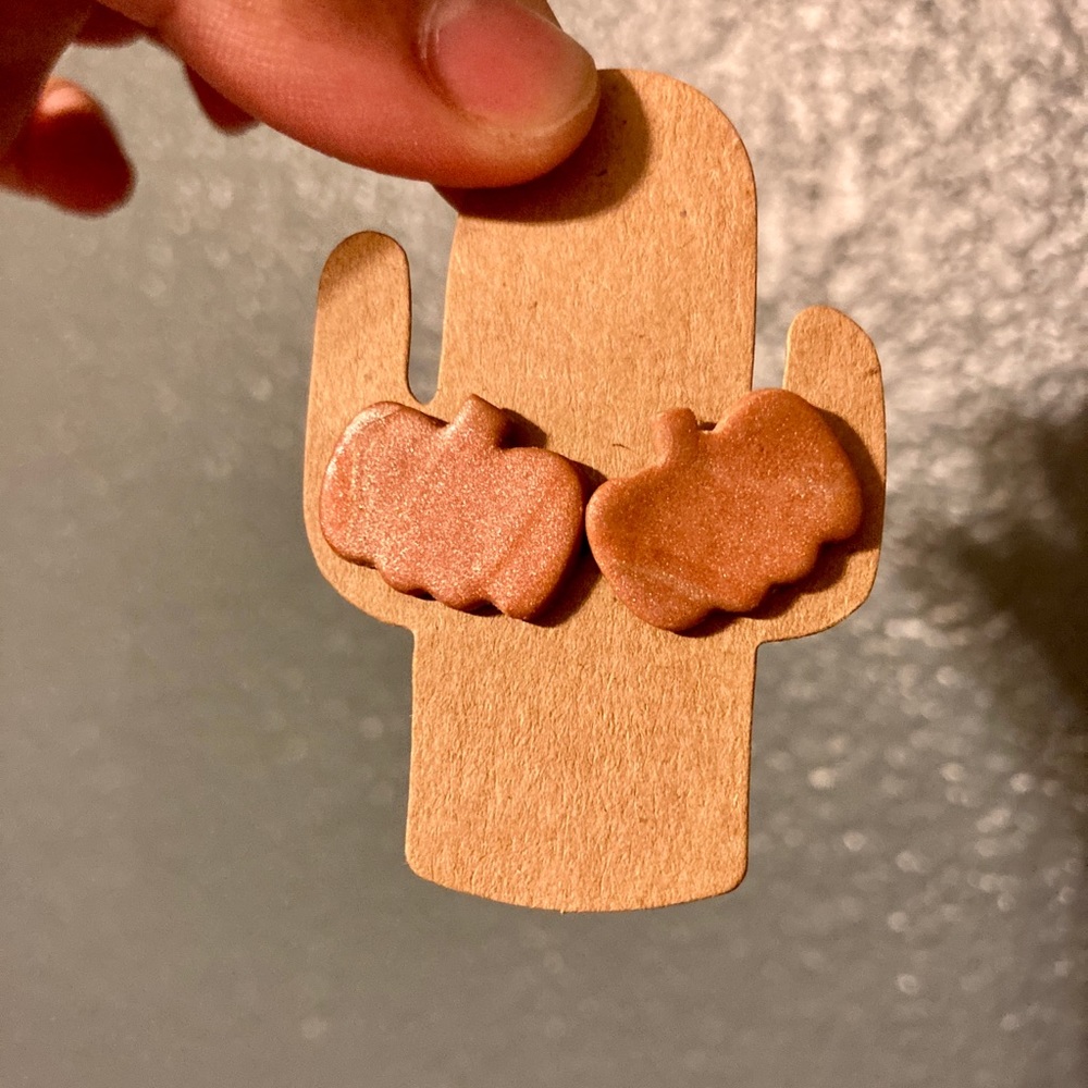 Handmade Polymerclay Pumpkin studs